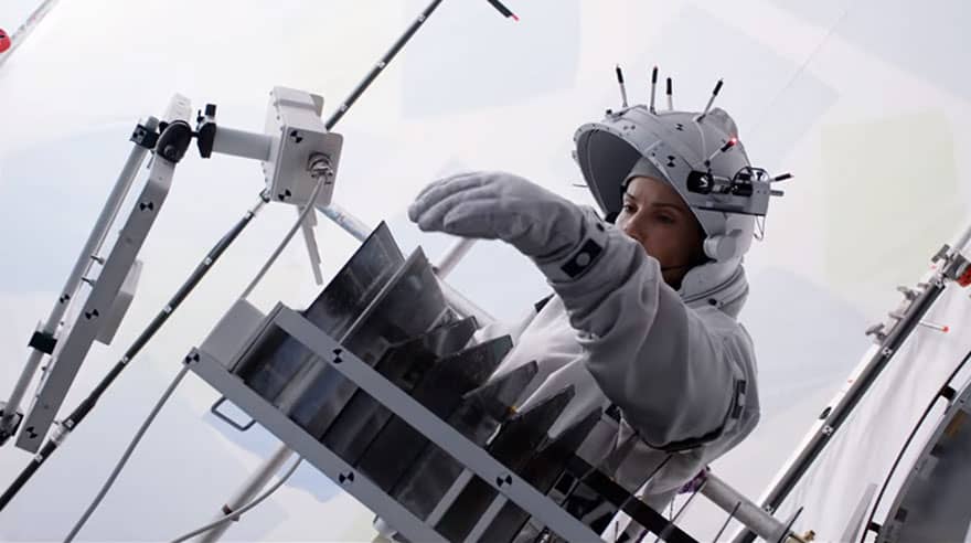  Gravity kamera arkası