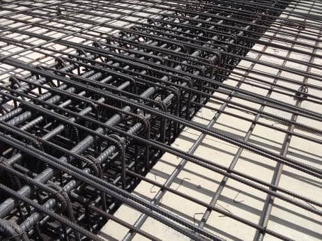 Demir donatılar aderans için  kirişlerden sonra boylarının 4/1’i kadar daha uzatılır