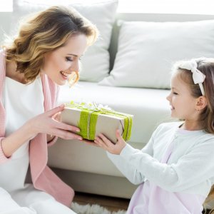 Anneye Doğum Günü Hediyesi Nereden Alınır?