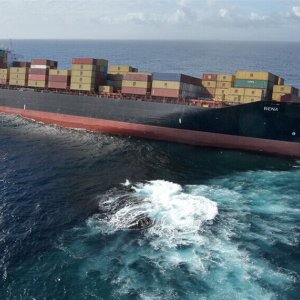 Aliexpress mallarını taşıyan yük gemisi battı