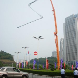 Dünyanın En Büyük Beton Pompası (101 metre)