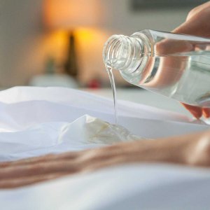 Giysilerdeki yağ lekesi nasıl çıkar?