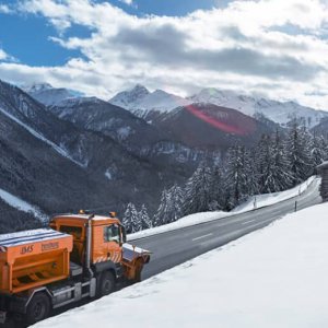Kışın karlı ve buzlu yollara tuz atılmasının sebebi nedir?