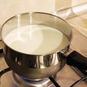 Sütün Taşmaması İçin Ne Yapmalı? Süt Ne Kadar Kaynamalı?