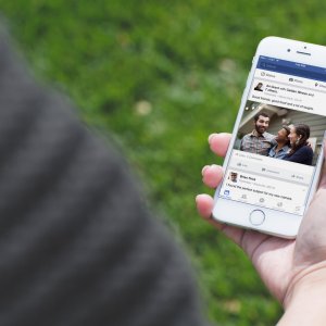 Tüm Facebooktan Daha Fazla Gönderi İçin Ekranı Kaydırmaya Devam Et Kapatma